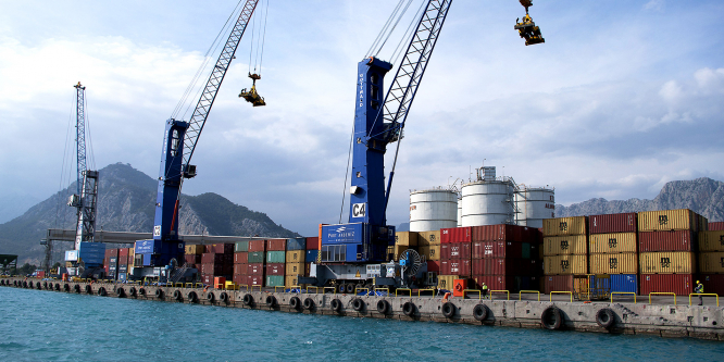 Nisan ayında ithalat ve ihracatta artış